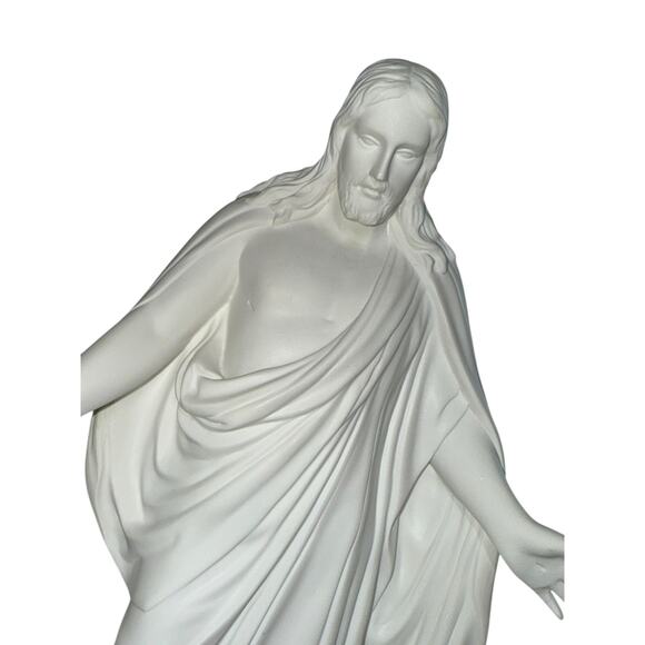 One Moment Time Jesus Christ Statue Utah 10” Resurrected Messiah Statue Figurine - Picture 7 of 16
